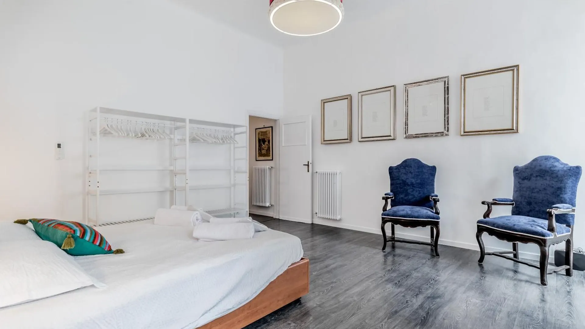 Sales In Trastevere Rom